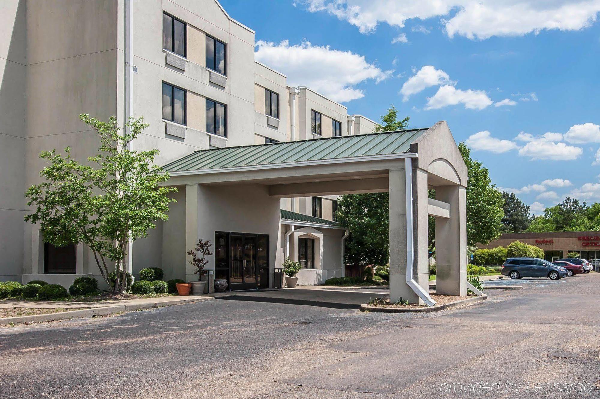 Travelodge By Wyndham Flowood Exterior photo